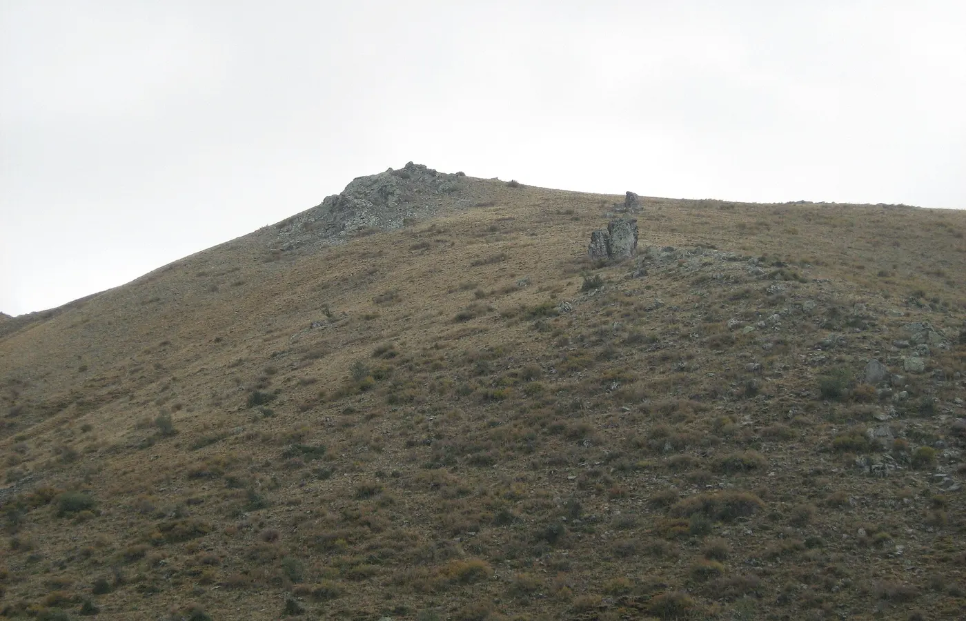 Derbent çevresindeki dağlık bozkır arazisi