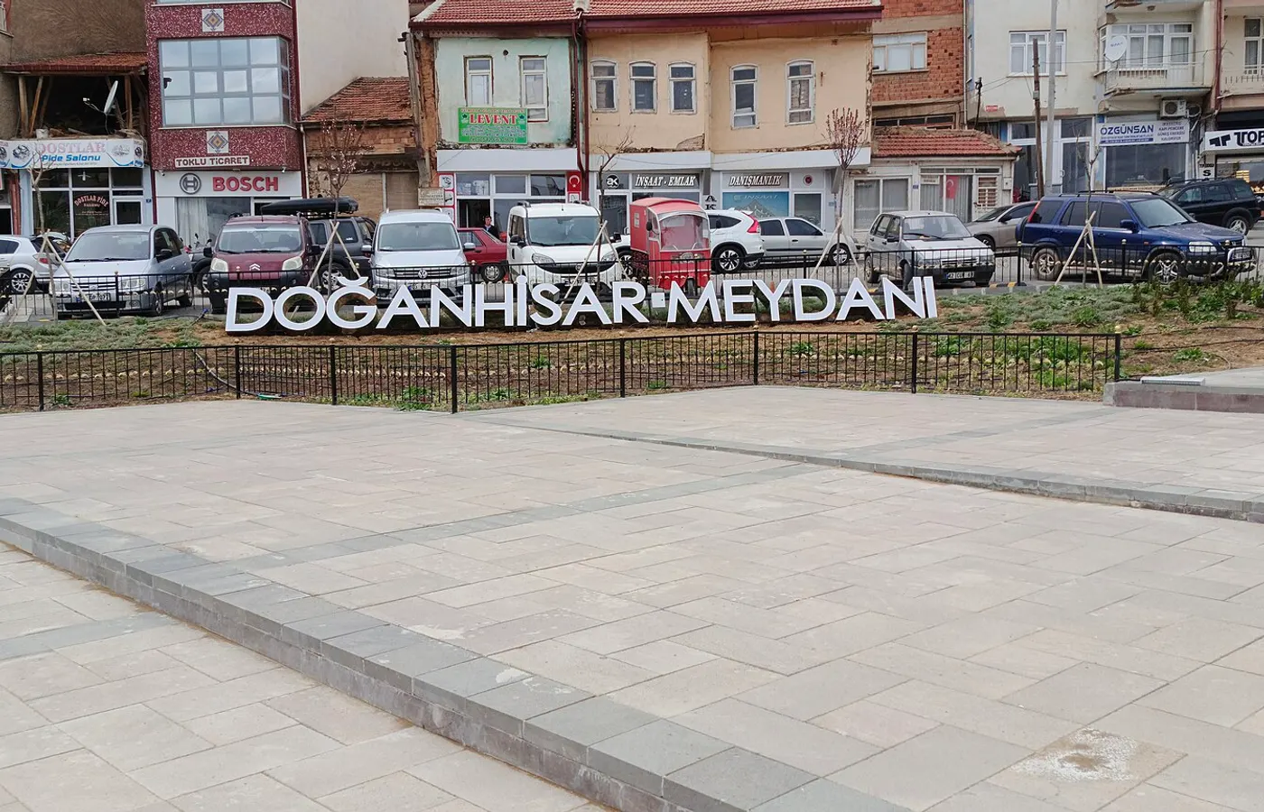Doğanhisar Meydanı